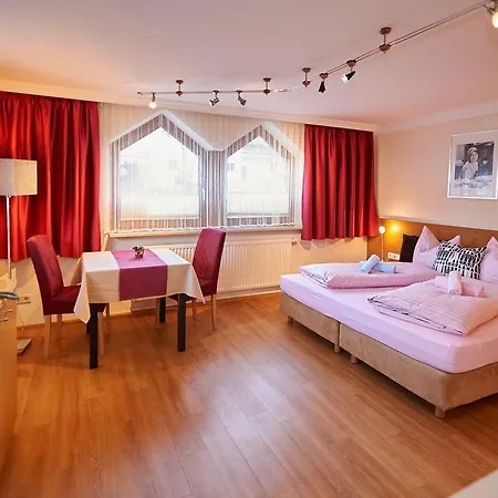 Apartments Neue Post Filzmoos Room photo